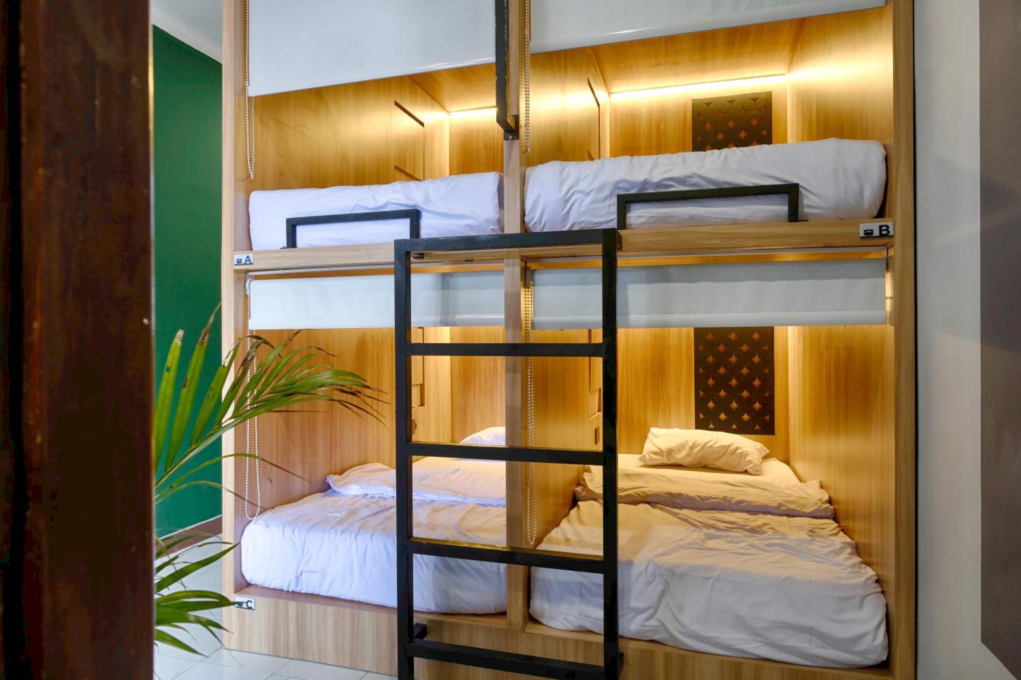 Hubs Hostel Yogyakarta Exteriör bild