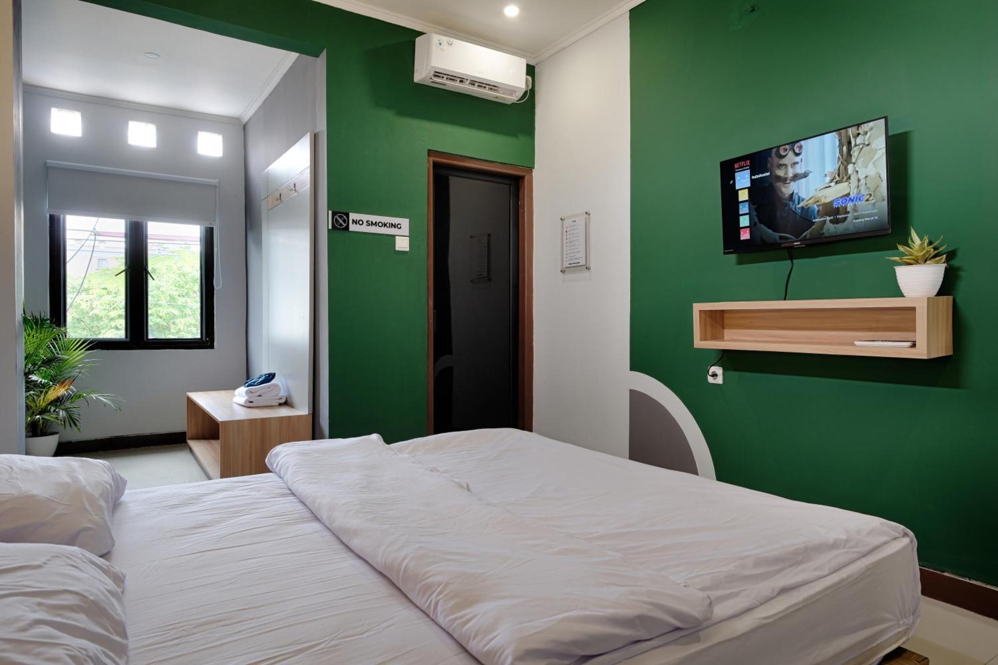 Hubs Hostel Yogyakarta Exteriör bild