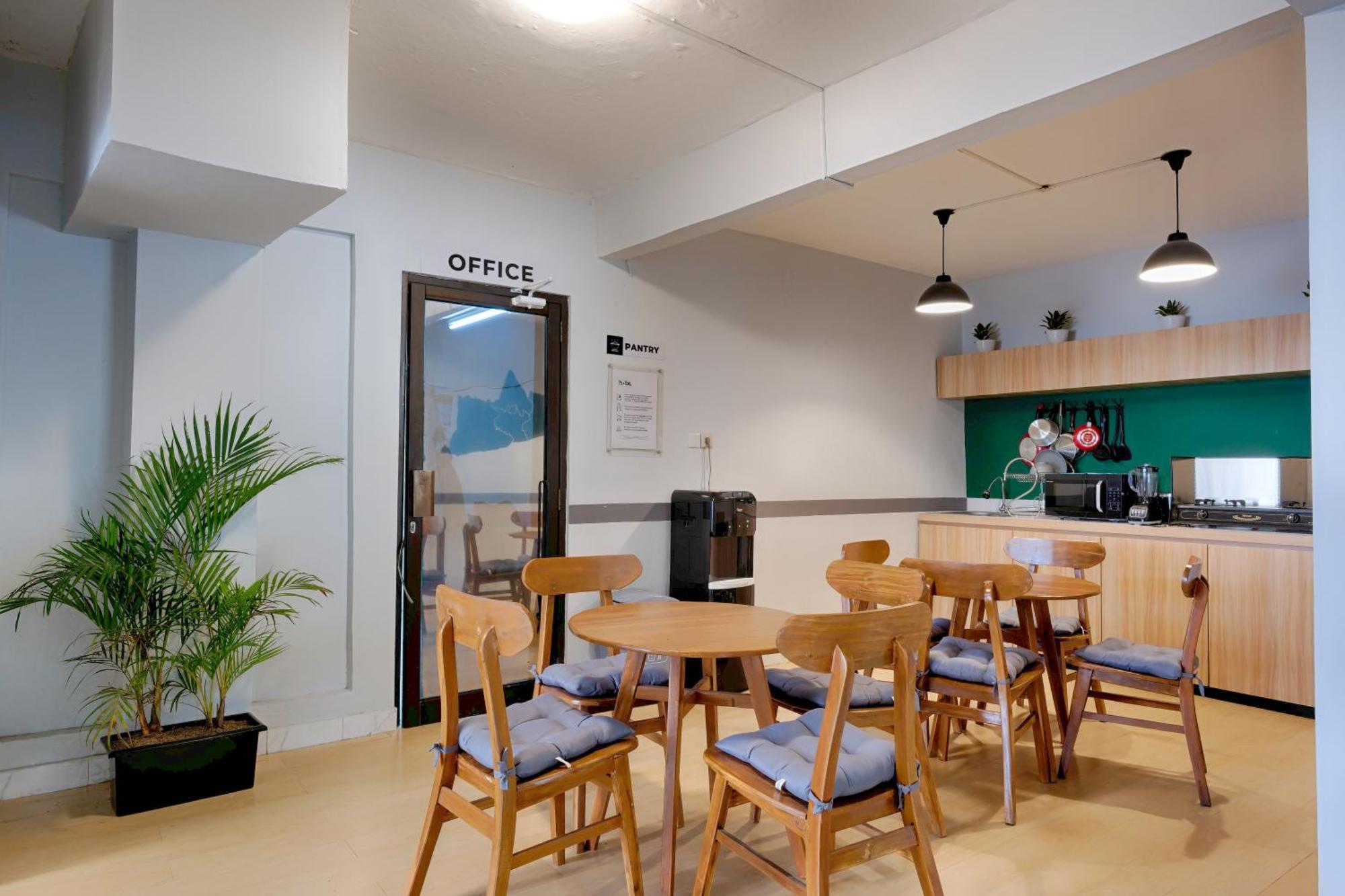 Hubs Hostel Yogyakarta Exteriör bild